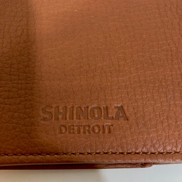 SHINOLA DETROIT LEATHER IPAD MINI / MED. JOURNAL TWO OPTIONS - Picture 5 of 14